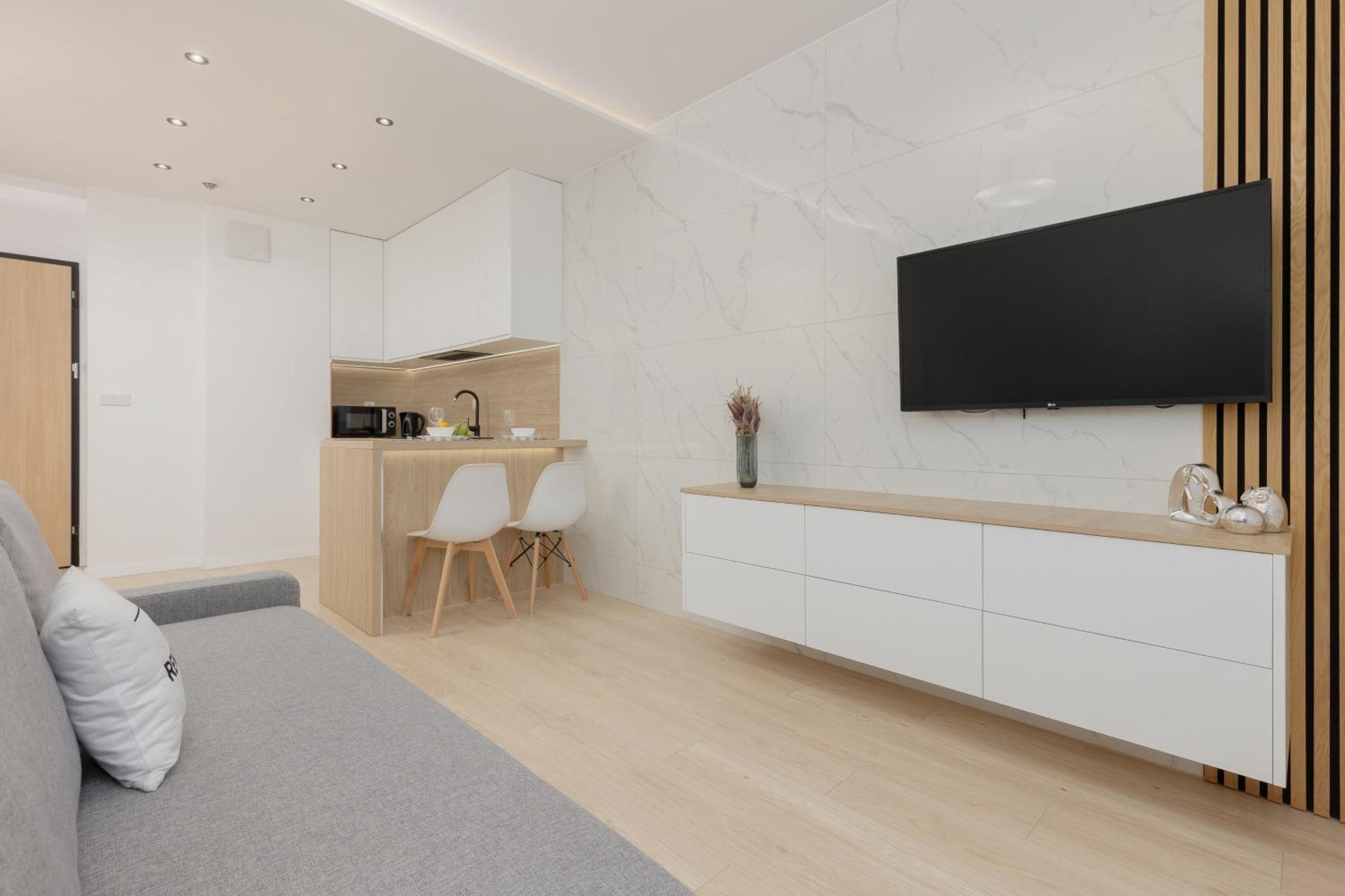 Modern Apartment With Balcony Near Aleje Jerozolimskie By Noclegi Renters Warschau Buitenkant foto